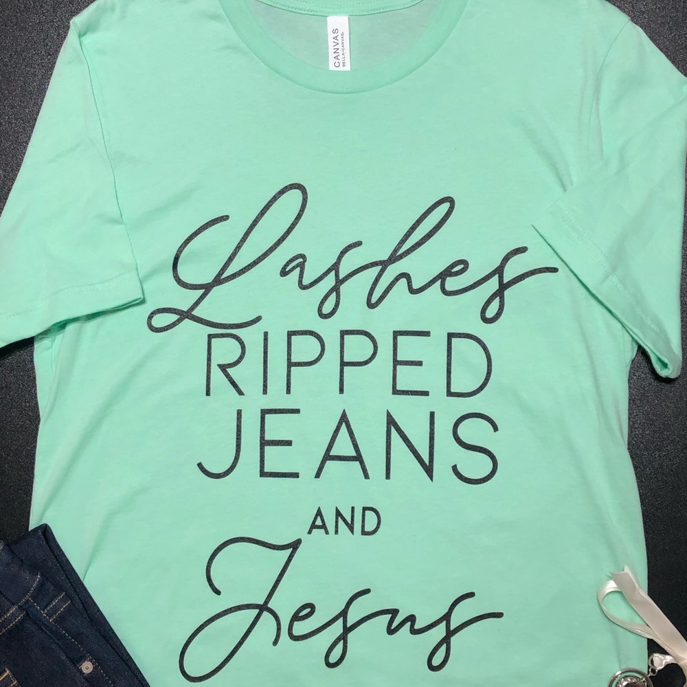 Lashes Mint Graphic Tee